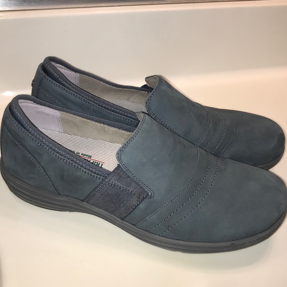 Aravon Women’s Suede Leather Blue Slip-On Shoes with SAS Tripad Comfort Shoes